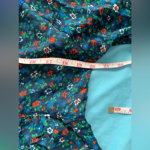 HOLLISTER semi sheer top size Medium - Picture 5 of 11